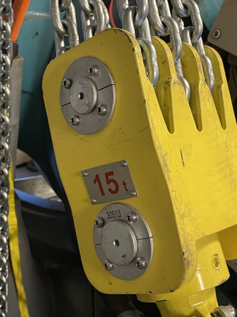Custom lifting and fixation solution for wind turbine bed frame repair