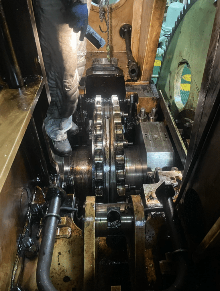 Mechanical Repair of Main Engine - Mekanisk reparation på hovedmotor